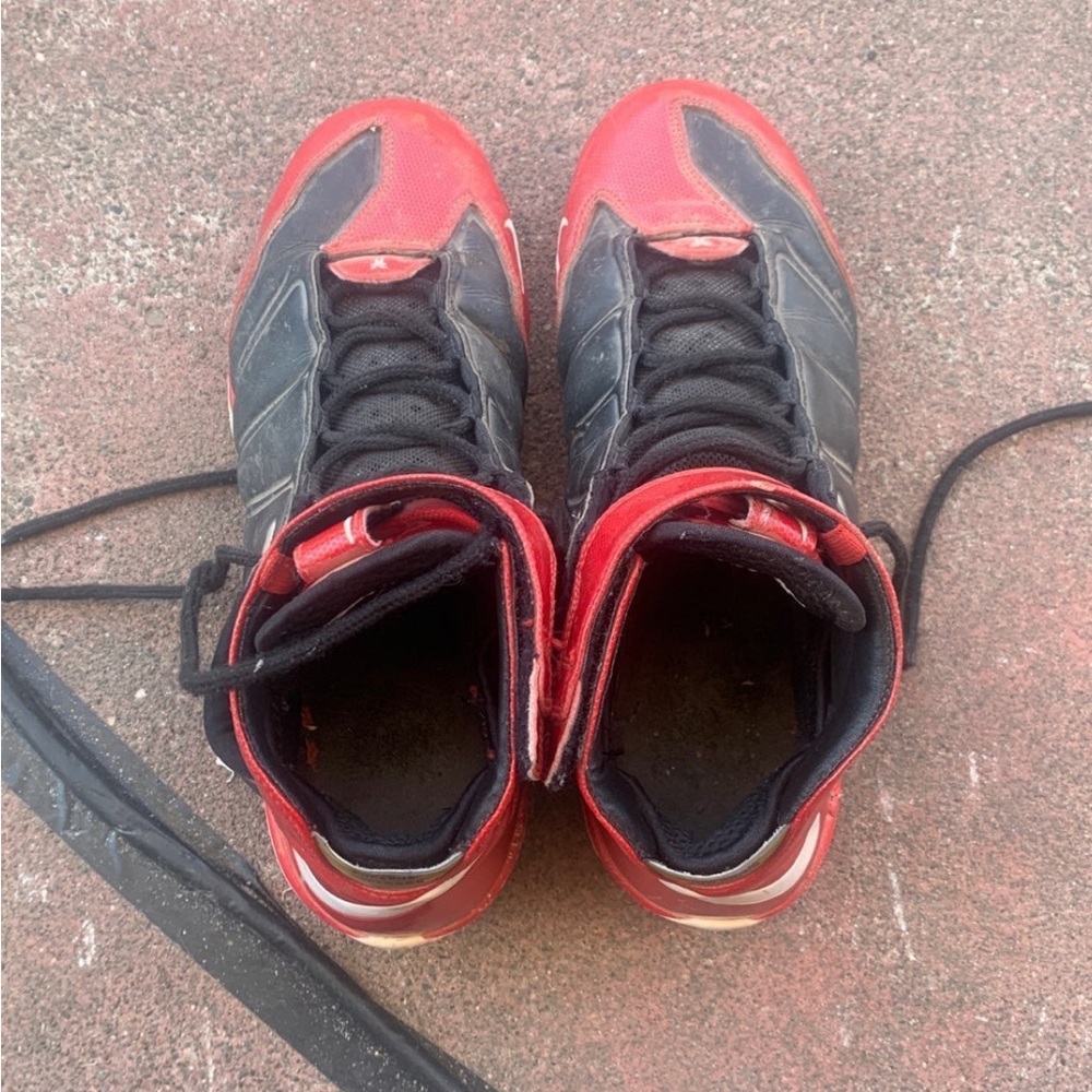 Nike cleats size 9